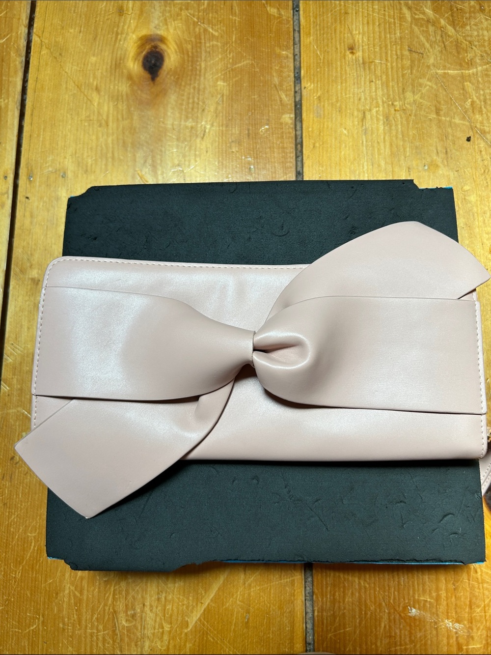 Elegant Bow Clutch Wallet - Blush Pink
